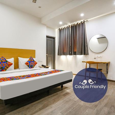 Fabhotel Vat - Meera Bagh Dillí Exteriér fotografie