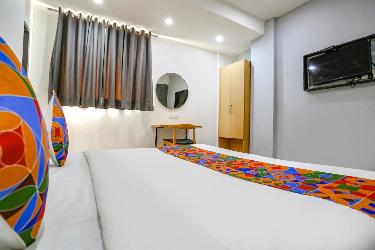 Fabhotel Vat - Meera Bagh Dillí Exteriér fotografie