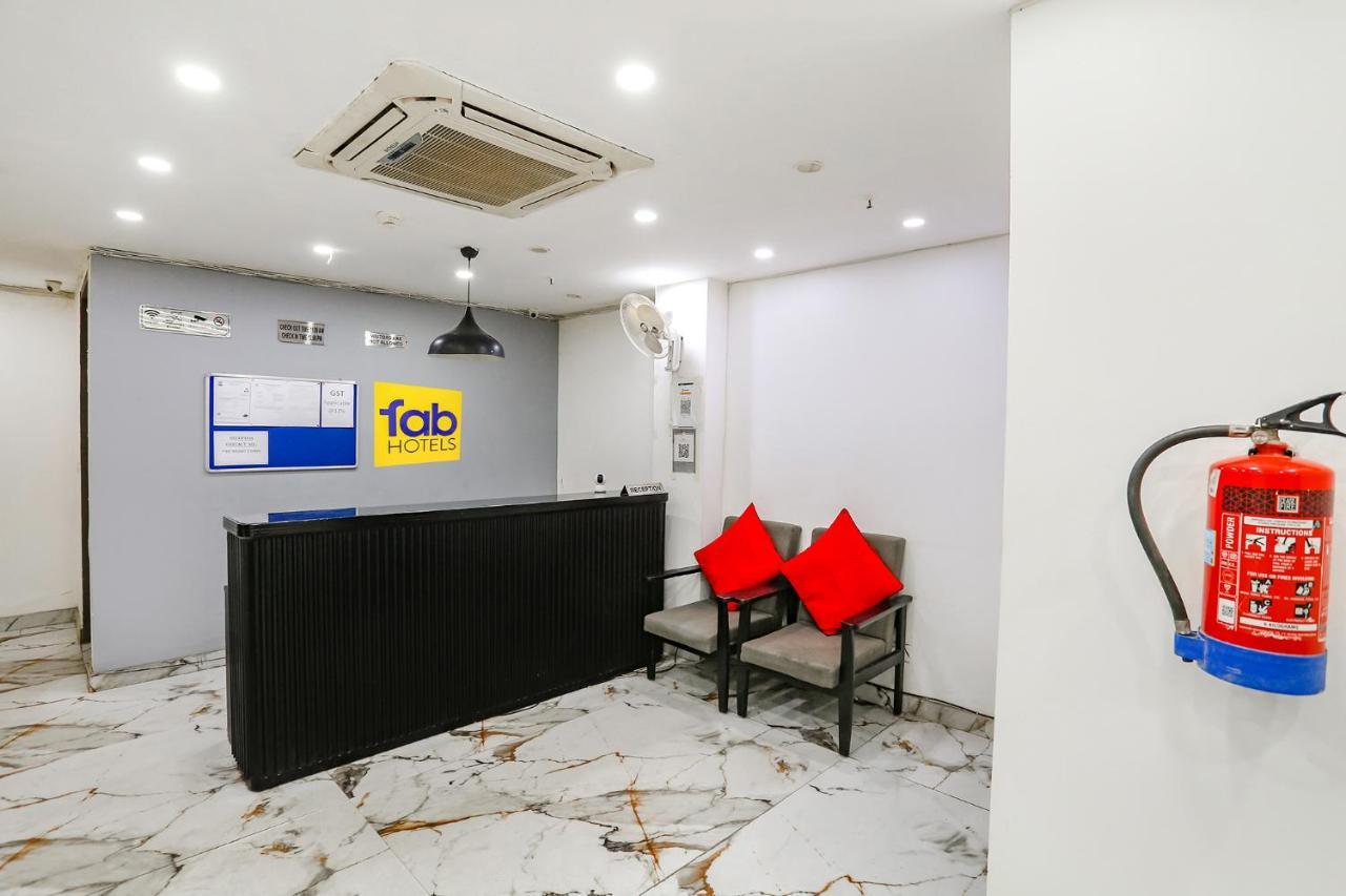 Fabhotel Vat - Meera Bagh Dillí Exteriér fotografie