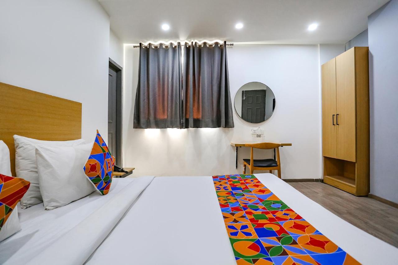 Fabhotel Vat - Meera Bagh Dillí Exteriér fotografie