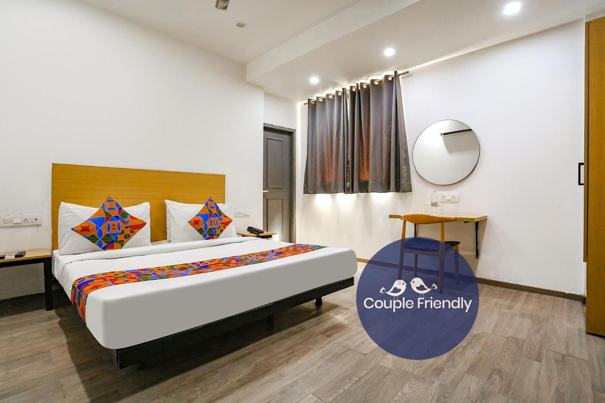 Fabhotel Vat - Meera Bagh Dillí Exteriér fotografie